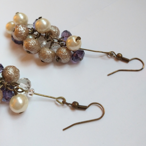 Glass and faux Pearl drop earrings white/cream/violet - Picture 4 of 6